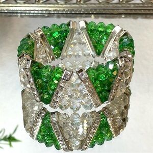 Vintage Mid-Century-Modern Green Clear AB  and Silver Crystal Stretch Bracelet.